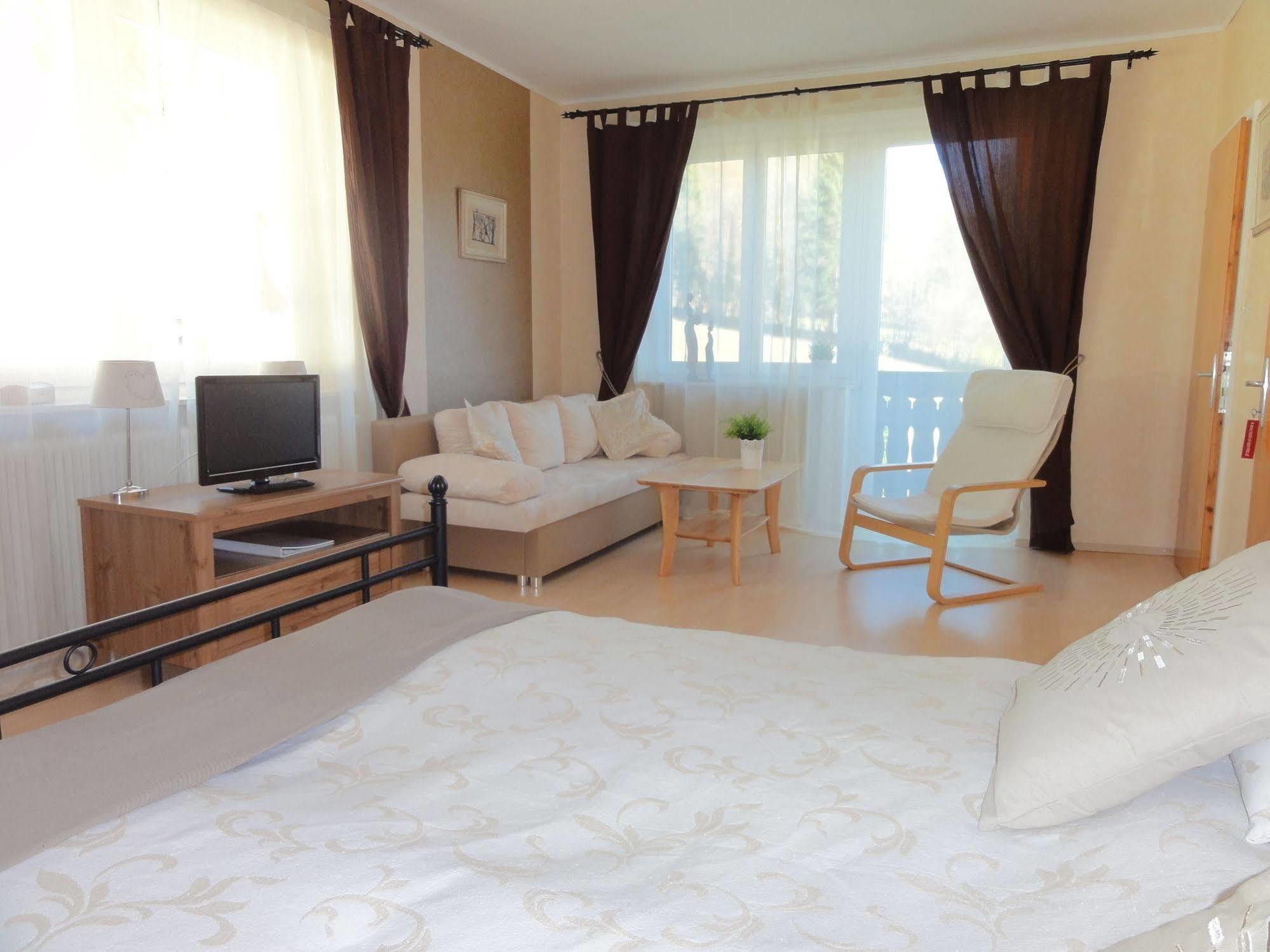 Pension Adlerhorst Steindorf am Ossiacher See Bagian luar foto